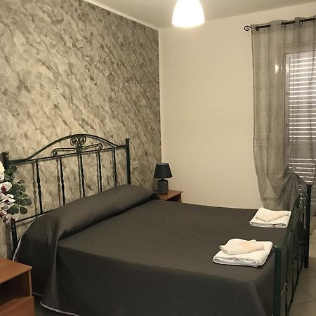 Rosy And Roby Bed and Breakfast Gasponi Buitenkant foto