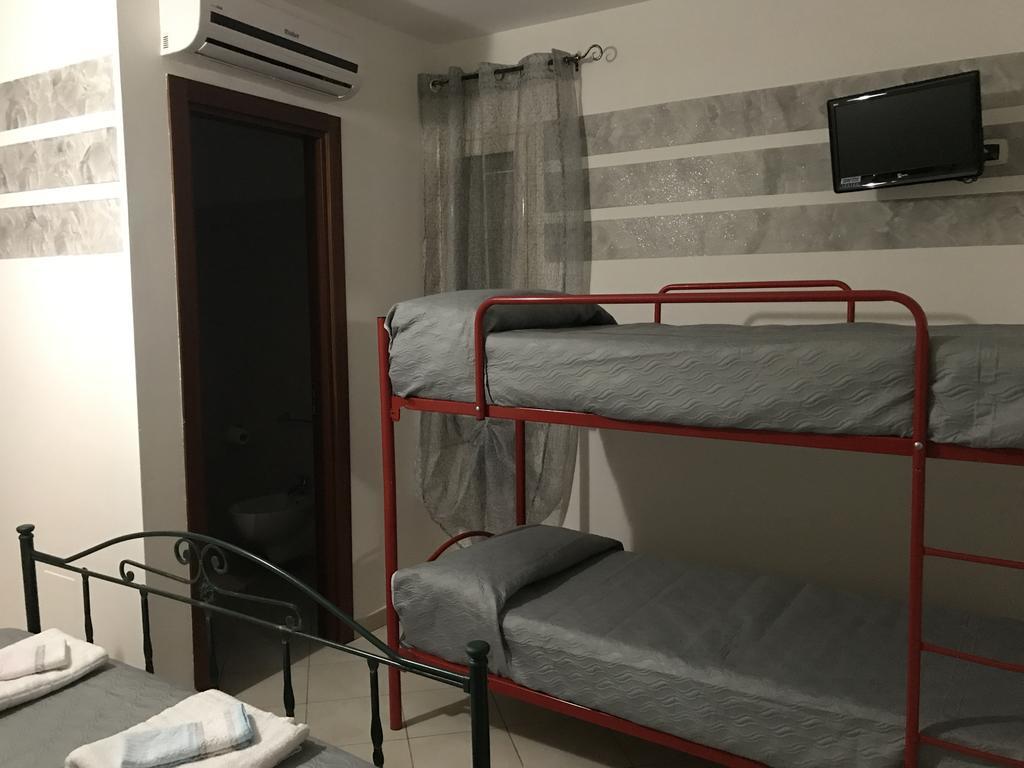 Rosy And Roby Bed and Breakfast Gasponi Buitenkant foto