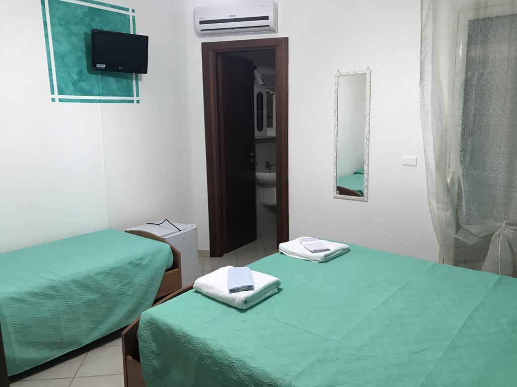 Rosy And Roby Bed and Breakfast Gasponi Buitenkant foto